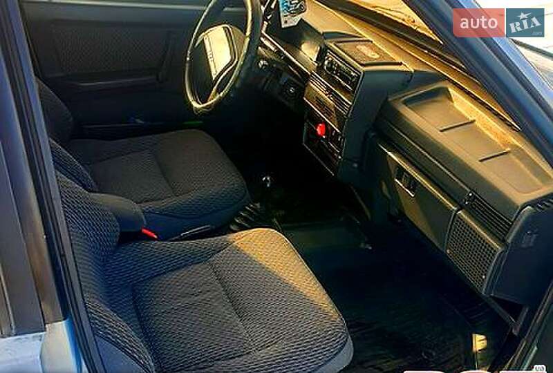 Хетчбек ВАЗ / Lada 2109 2003 в Могилів-Подільському