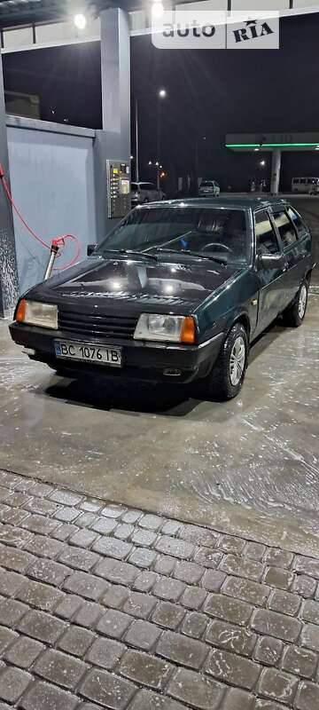 Хэтчбек ВАЗ / Lada 2109 2002 в Самборе