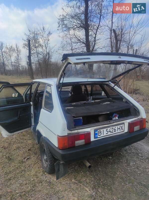Хэтчбек ВАЗ / Lada 2109 1992 в Лубнах фото 4 Хэтчбек ВАЗ / Lada 2109 1992 в Лубнах