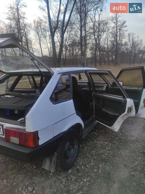 Хэтчбек ВАЗ / Lada 2109 1992 в Лубнах фото 6 Хэтчбек ВАЗ / Lada 2109 1992 в Лубнах