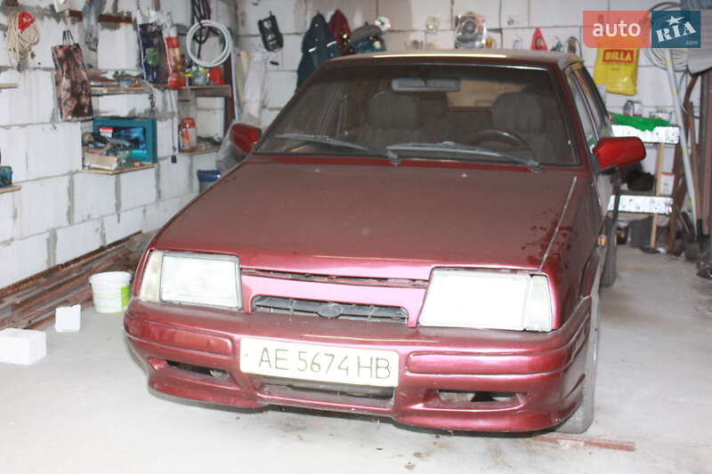 Хэтчбек ВАЗ 2109 1998 в 