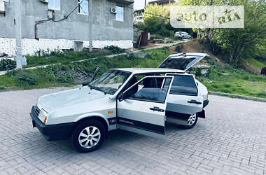 Хэтчбек ВАЗ / Lada 2109 2003 в Умани