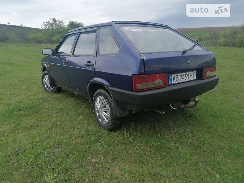 Хэтчбек ВАЗ / Lada 2109 2002 в Каменец-Подольском