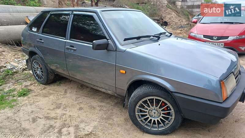 Хэтчбек ВАЗ / Lada 2109 2006 в Олевске
