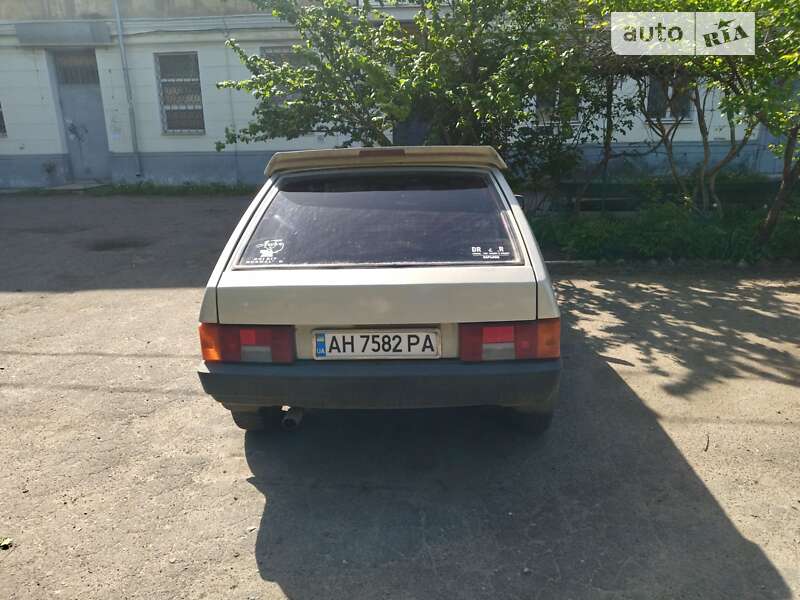 Хэтчбек ВАЗ / Lada 2109 2000 в Славянске