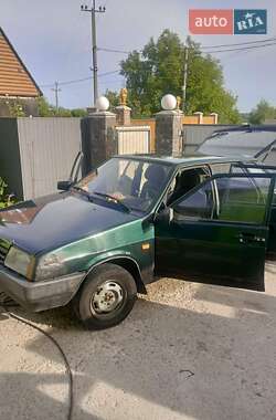 Хэтчбек ВАЗ 2109 2002 в 
