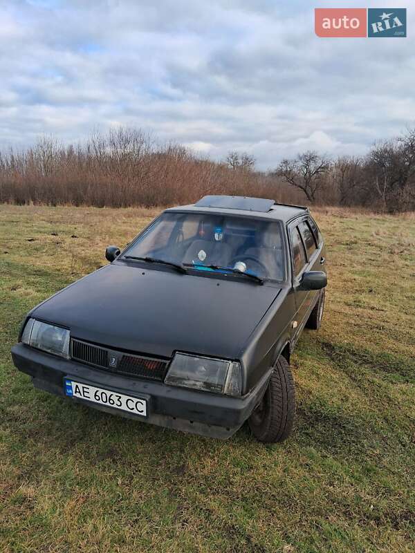 Хэтчбек ВАЗ / Lada 2109 1990 в Краснограде