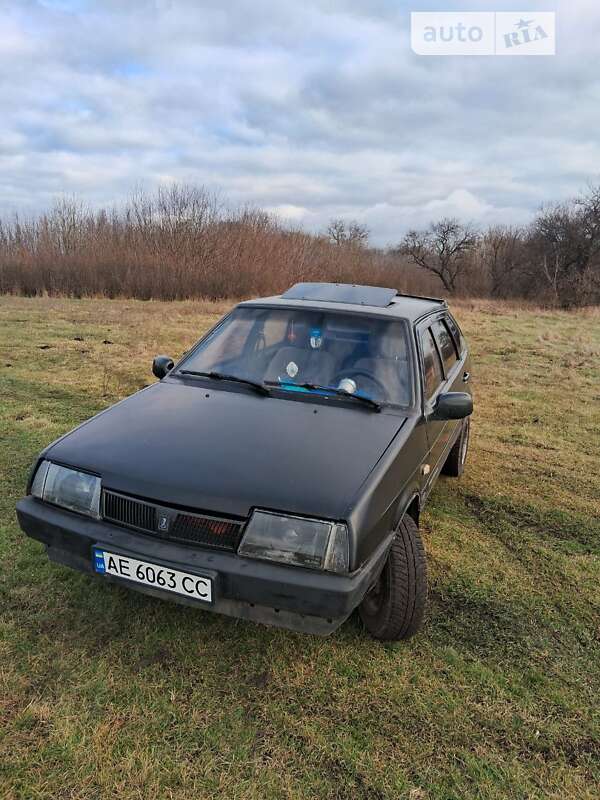 Хэтчбек ВАЗ / Lada 2109 1990 в Краснограде