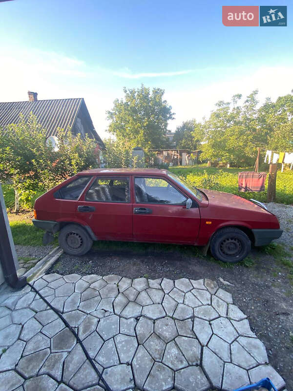 Хэтчбек ВАЗ / Lada 2109 1991 в Киверцах