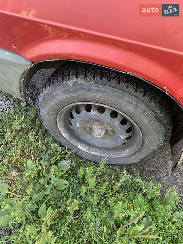 Хэтчбек ВАЗ / Lada 2109 1991 в Киверцах