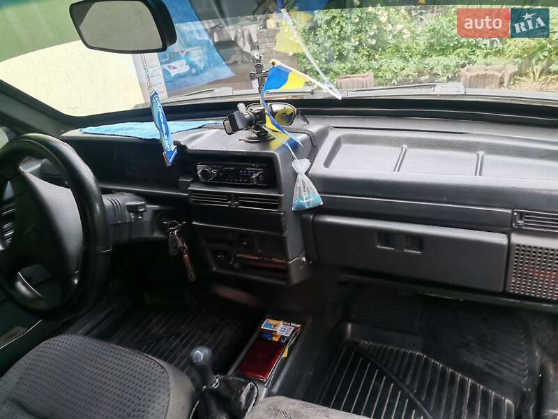 Хетчбек ВАЗ / Lada 2109 2003 в Черкасах