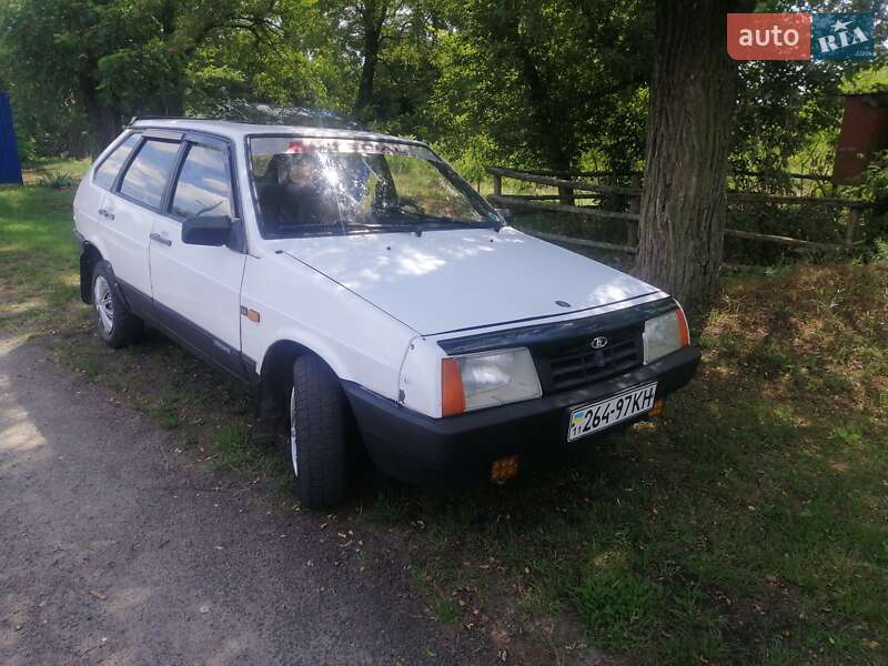 Хэтчбек ВАЗ / Lada 2109 1992 в Каневе фото Хэтчбек ВАЗ / Lada 2109 1992 в Каневе
