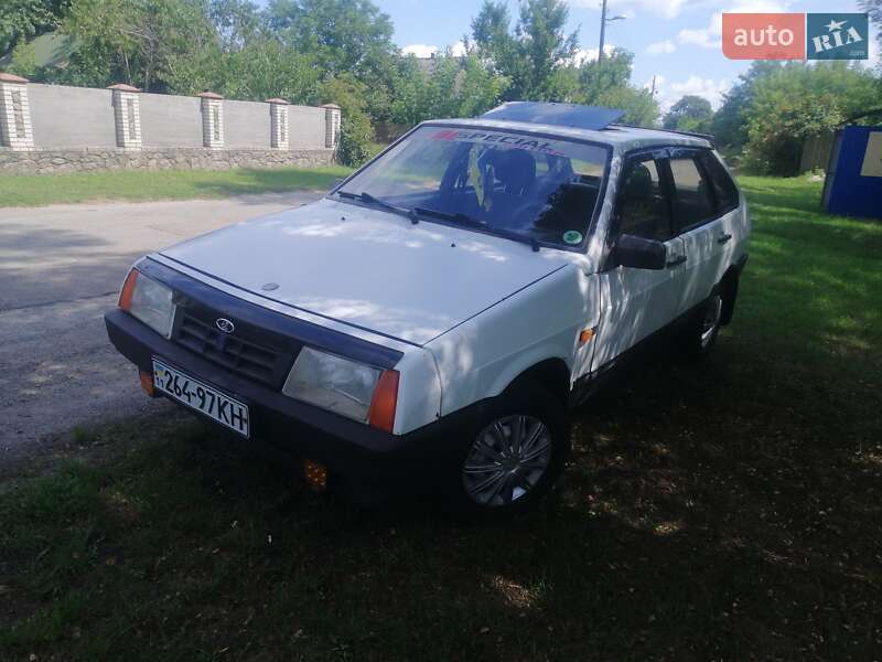 Хэтчбек ВАЗ / Lada 2109 1992 в Каневе фото 2 Хэтчбек ВАЗ / Lada 2109 1992 в Каневе
