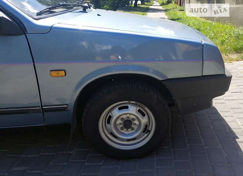 Хетчбек ВАЗ / Lada 2109 1992 в Дніпрі фото 2 Хетчбек ВАЗ / Lada 2109 1992 в Дніпрі
