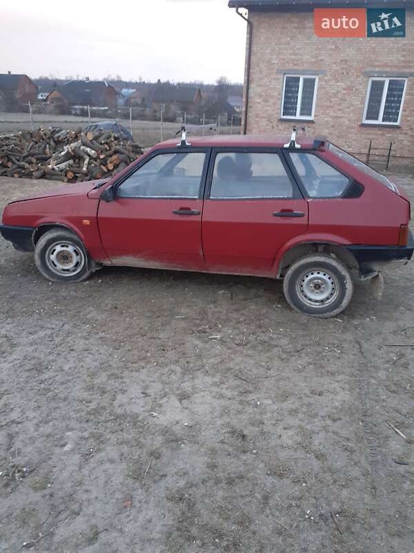 Хэтчбек ВАЗ / Lada 2109 1991 в Городке