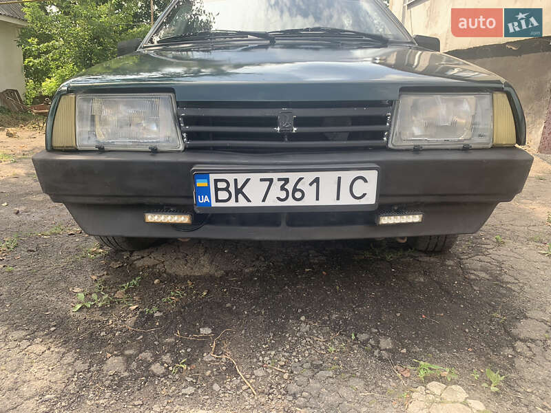 Хэтчбек ВАЗ / Lada 2109 2002 в Дубно