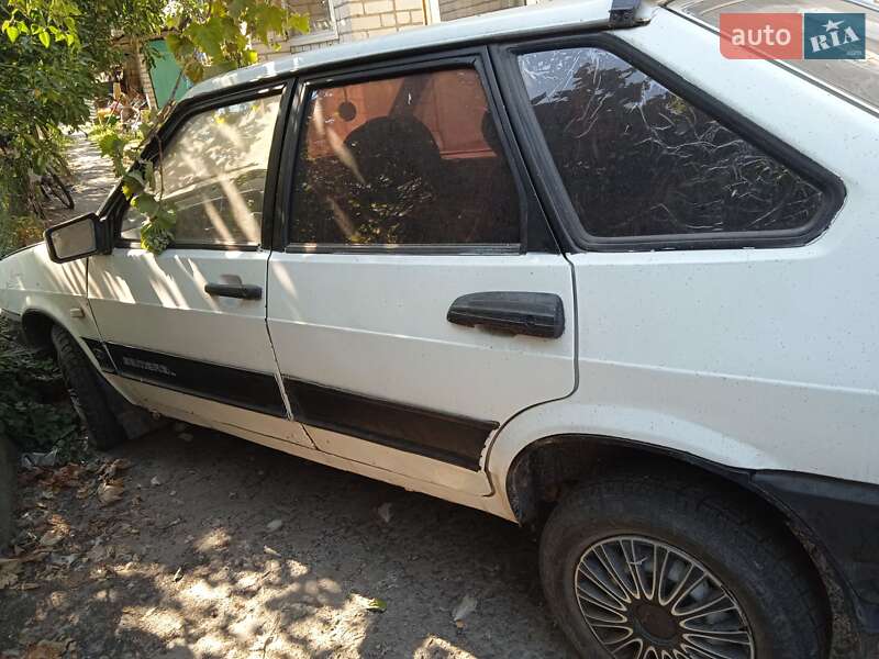 Хэтчбек ВАЗ / Lada 2109 1993 в Светловодске