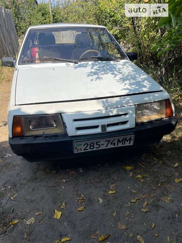 Хэтчбек ВАЗ / Lada 2109 1990 в Корюковке