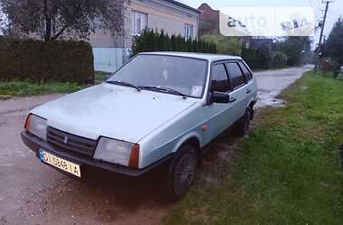 Хэтчбек ВАЗ / Lada 2109 2000 в Городке