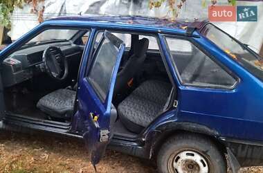 Хэтчбек ВАЗ 2109 2000 в 