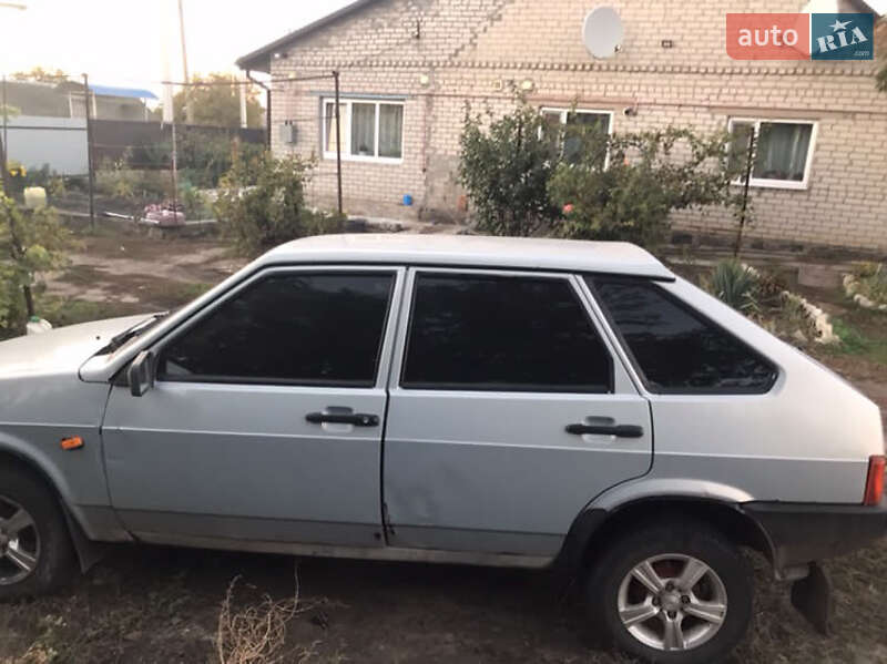 Хэтчбек ВАЗ / Lada 2109 2004 в Криничках