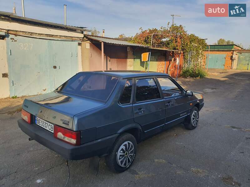 Хэтчбек ВАЗ / Lada 2109 2001 в Николаеве