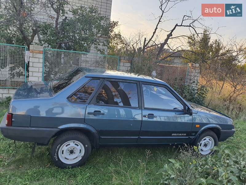 Хэтчбек ВАЗ / Lada 2109 2001 в Николаеве