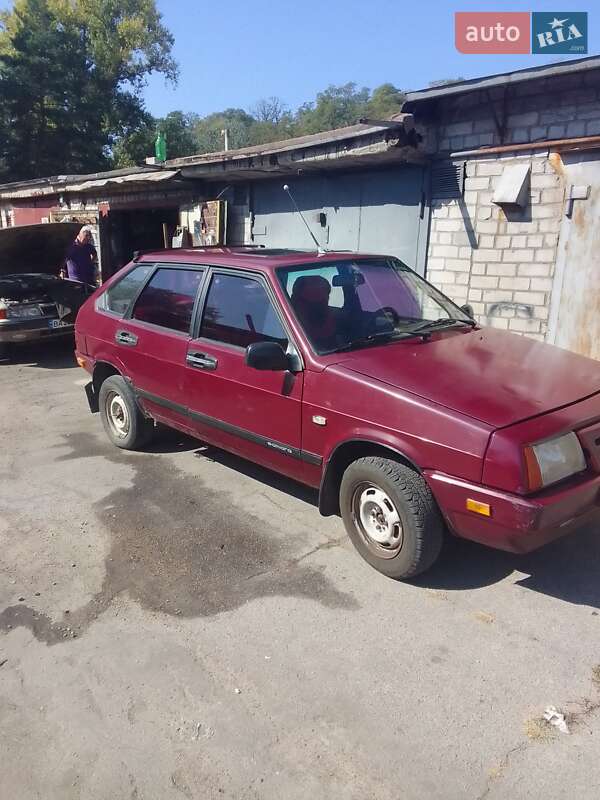 Хэтчбек ВАЗ / Lada 2109 1991 в Светловодске