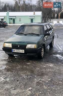 Хетчбек ВАЗ / Lada 2109 2004 в Рокитному