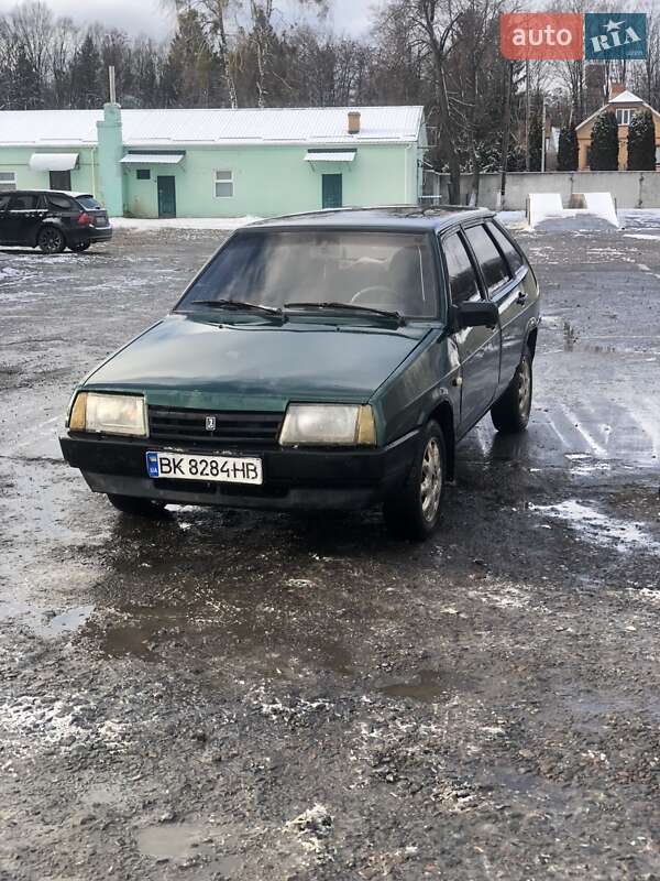 Хетчбек ВАЗ / Lada 2109 2004 в Рокитному