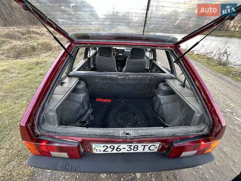 Хэтчбек ВАЗ 2109 2001 в 