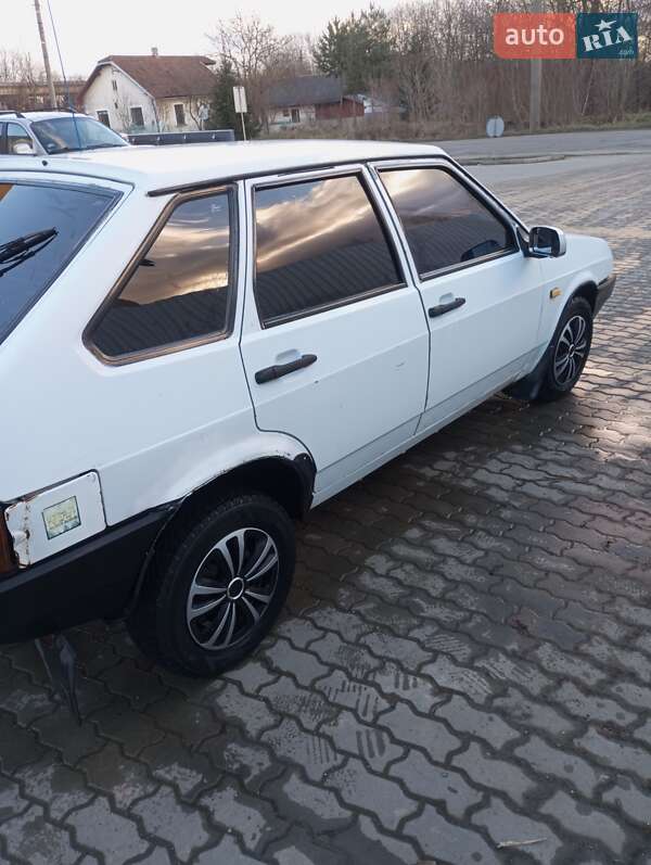 Хэтчбек ВАЗ / Lada 2109 1996 в Коломые фото 2 Хэтчбек ВАЗ / Lada 2109 1996 в Коломые