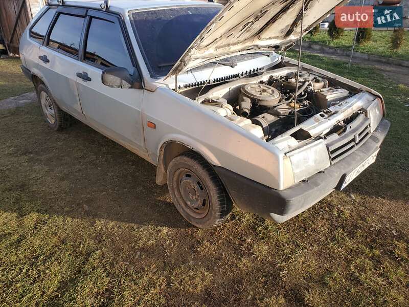 Хетчбек ВАЗ / Lada 2109 2001 в Івано-Франківську