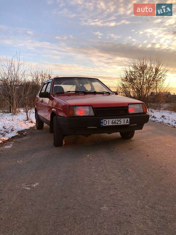 Хэтчбек ВАЗ / Lada 2109 1992 в Богуславе