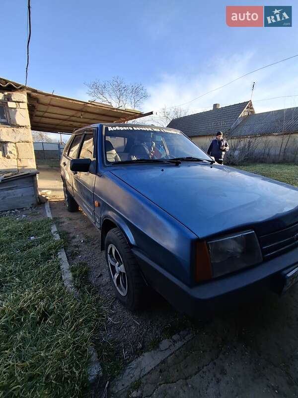 Хэтчбек ВАЗ / Lada 2109 1996 в Белгороде-Днестровском