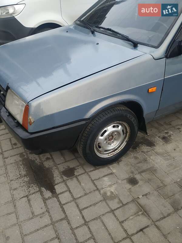 Хэтчбек ВАЗ / Lada 2109 2002 в Львове
