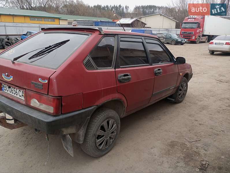 Хэтчбек ВАЗ / Lada 2109 1991 в Белогорье