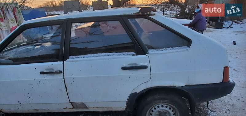 Хэтчбек ВАЗ / Lada 2109 1993 в Онуфриевке