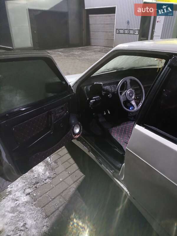 Хэтчбек ВАЗ / Lada 2109 1986 в Смеле