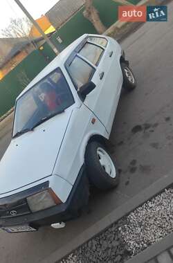 Хэтчбек ВАЗ 2109 1991 в 