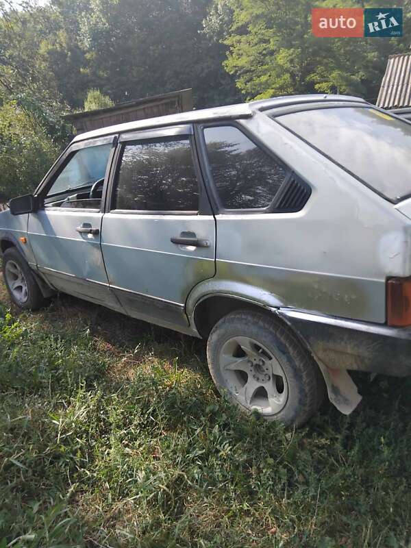 Хэтчбек ВАЗ / Lada 2109 1989 в Вижнице