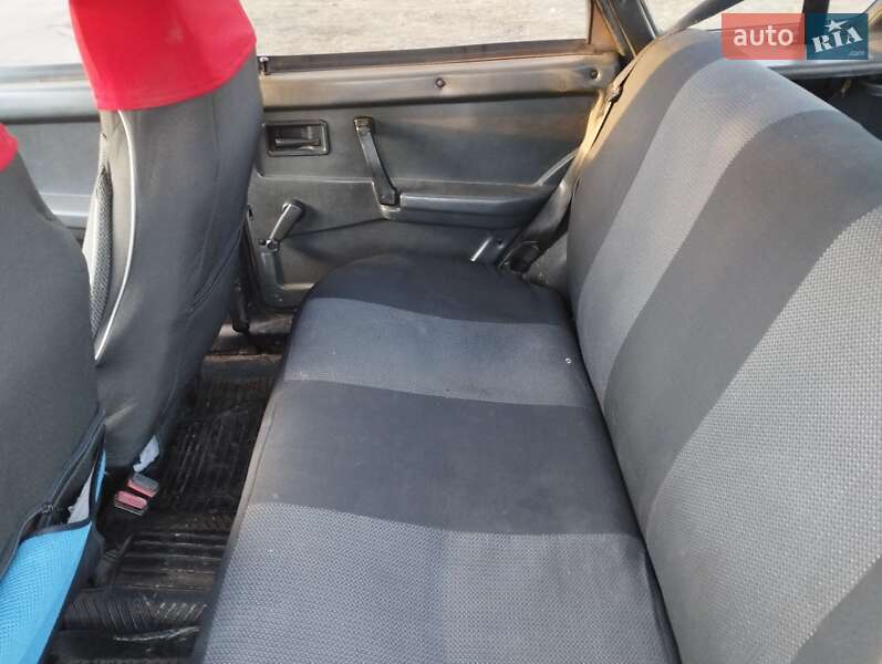 Хетчбек ВАЗ / Lada 2109 1995 в П'ятихатках фото 6 Хетчбек ВАЗ / Lada 2109 1995 в П'ятихатках