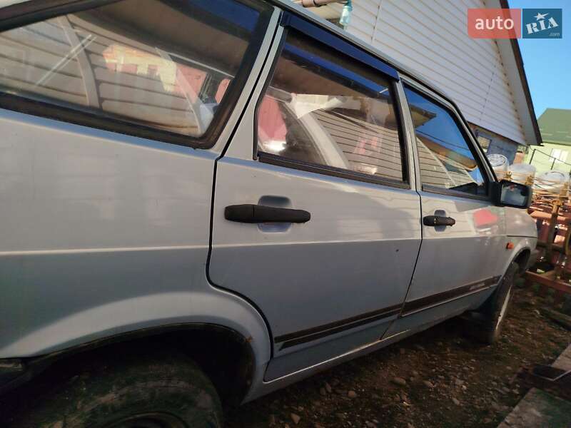 Хэтчбек ВАЗ / Lada 2109 2004 в Марковой