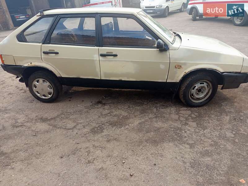 Хэтчбек ВАЗ / Lada 2109 1989 в Глухове фото 2 Хэтчбек ВАЗ / Lada 2109 1989 в Глухове