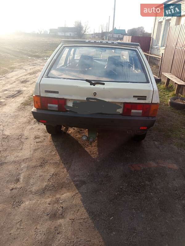 Хэтчбек ВАЗ / Lada 2109 1989 в Глухове фото 5 Хэтчбек ВАЗ / Lada 2109 1989 в Глухове