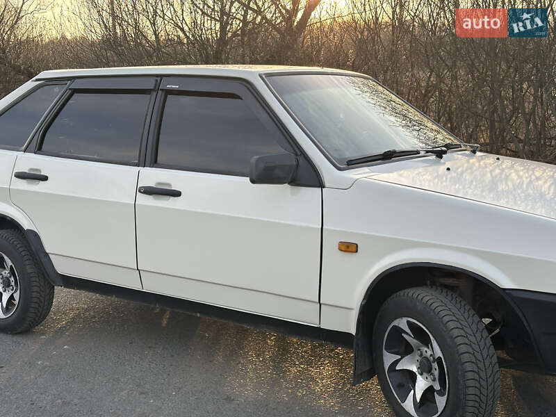 Хетчбек ВАЗ / Lada 2109 1992 в Локачах