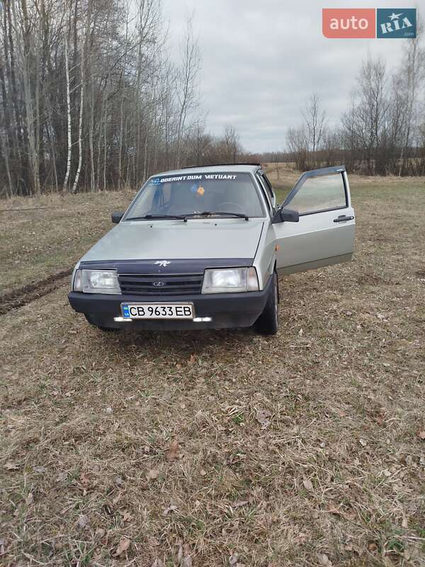 Хэтчбек ВАЗ / Lada 2109 2003 в Чернигове