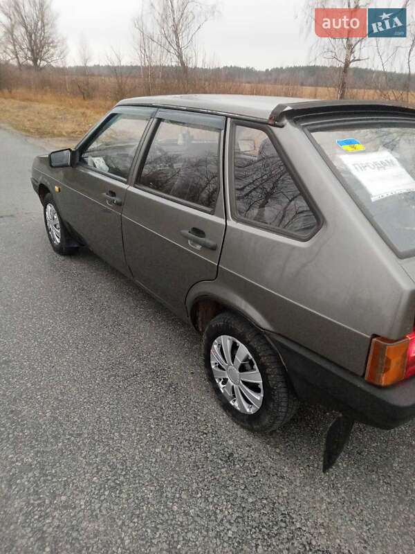 Хэтчбек ВАЗ / Lada 2109 1995 в Довбыше