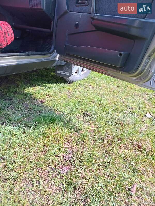 Хэтчбек ВАЗ / Lada 2109 2002 в Старом Самборе фото 19 Хэтчбек ВАЗ / Lada 2109 2002 в Старом Самборе