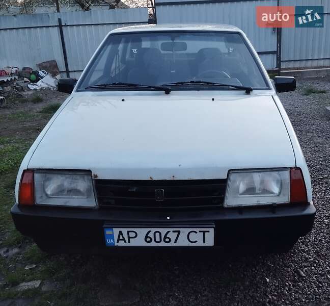 Хэтчбек ВАЗ 2109 1998 в 